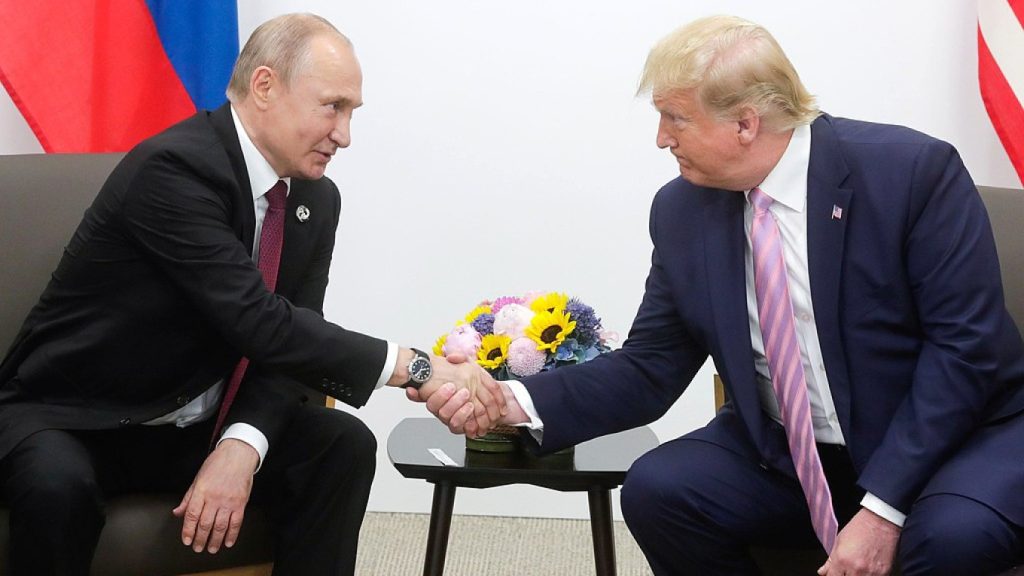 1024px-Vladimir_Putin_and_Donald_Trump_2019-06-28_06-2